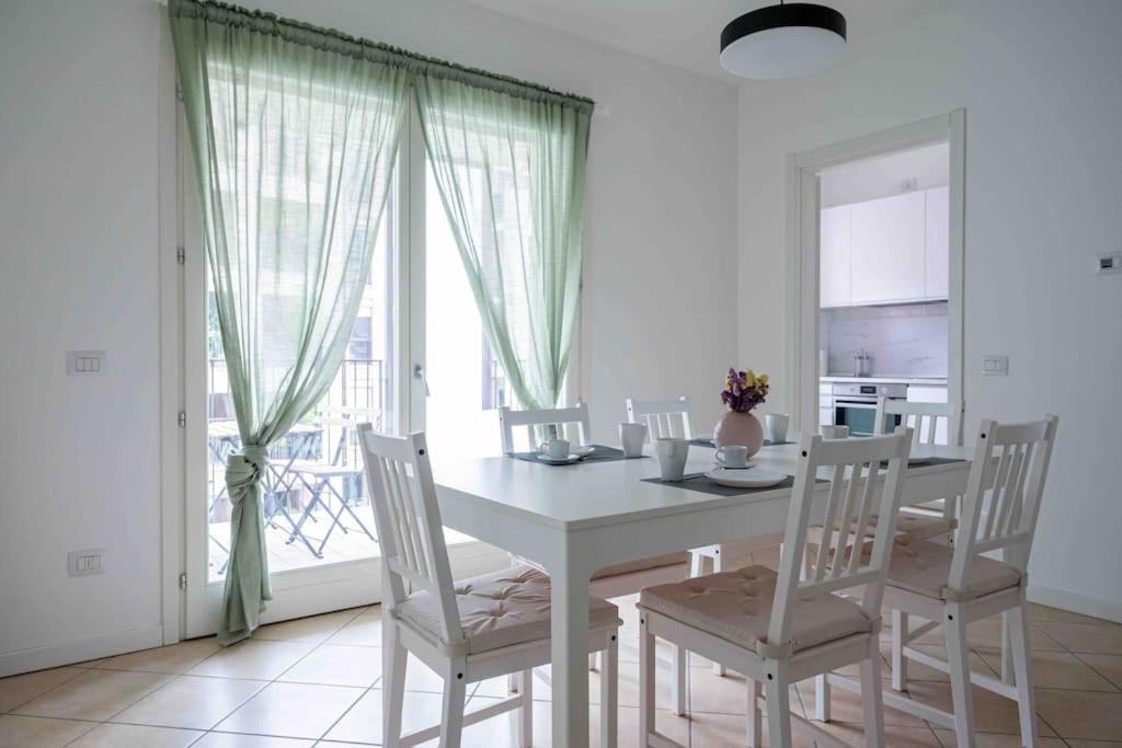 Luminoso Trilocale Affori Centro Appartement Milan